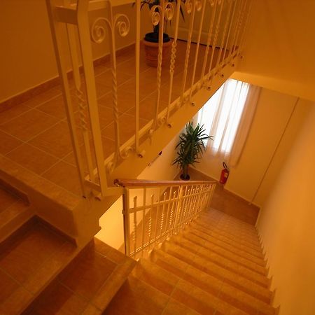 Guest House Roma Prato (Prato) Bagian luar foto