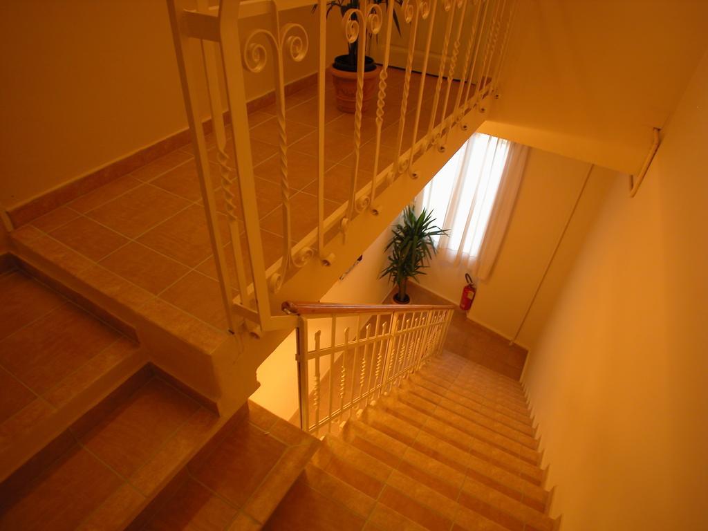 Guest House Roma Prato (Prato) Bagian luar foto